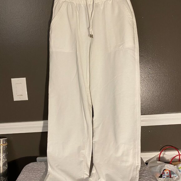Catalina White 2 piece Pantsuit - Picture 3 of 9